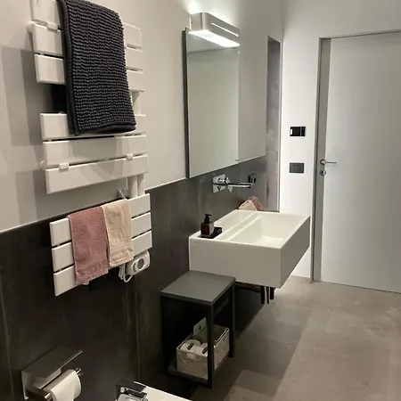 La Vecchia Officina Civico29 Rooms&breakfast 3* コモ